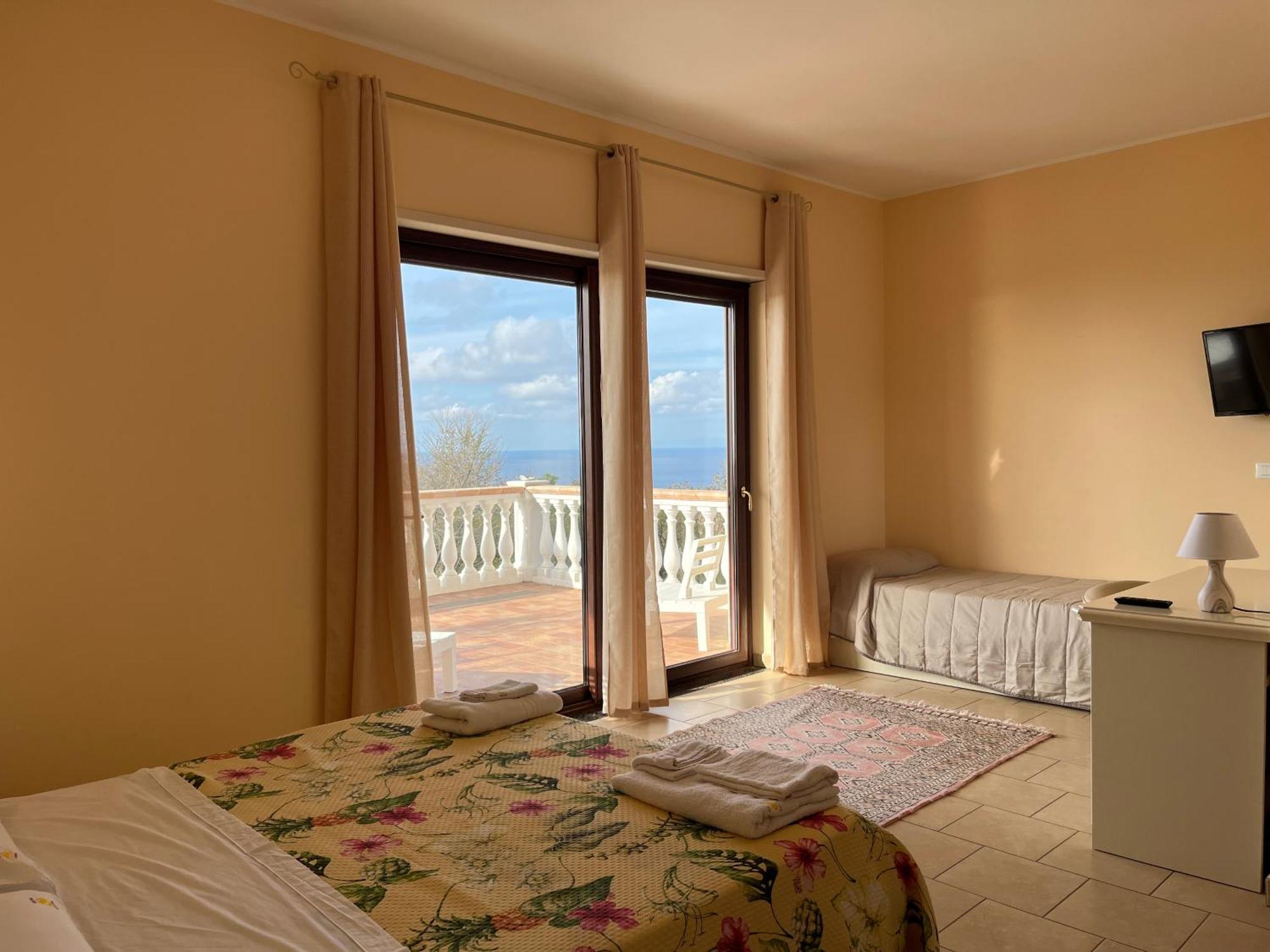 Hotel Residenza Domus Aurea Tropea- Vista Mare à Santa Domenica  Extérieur photo