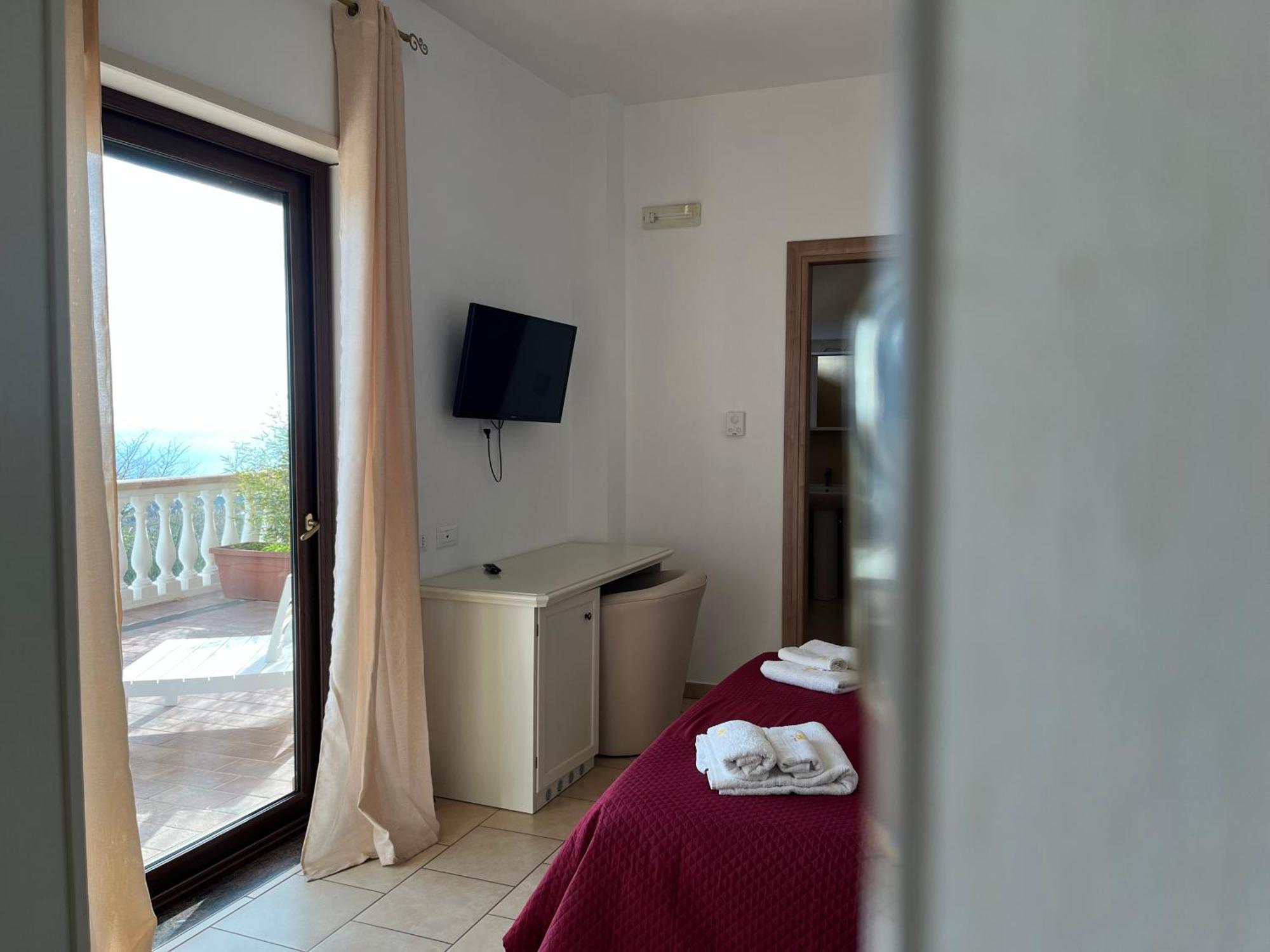 Hotel Residenza Domus Aurea Tropea- Vista Mare à Santa Domenica  Extérieur photo