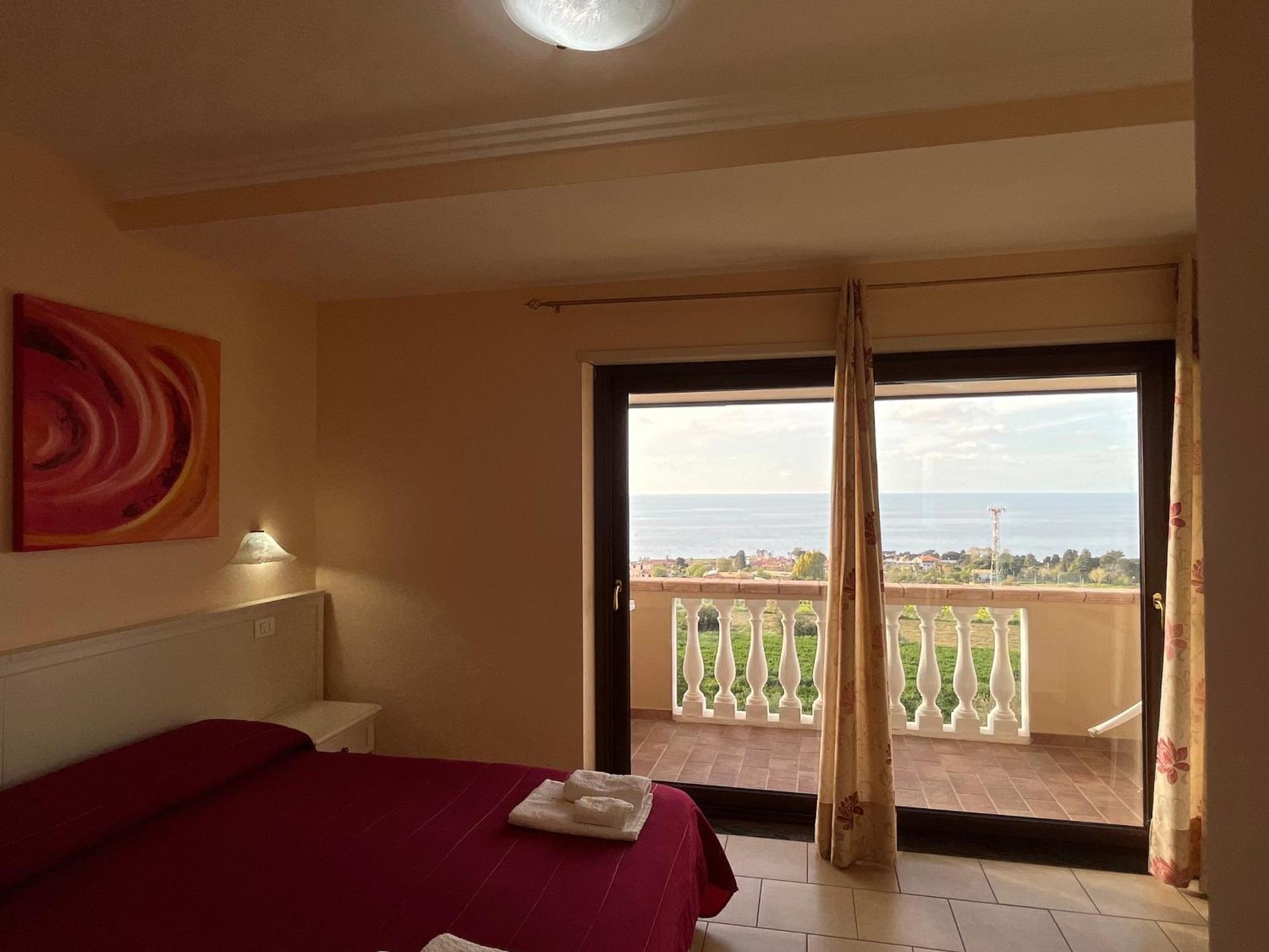 Hotel Residenza Domus Aurea Tropea- Vista Mare à Santa Domenica  Extérieur photo
