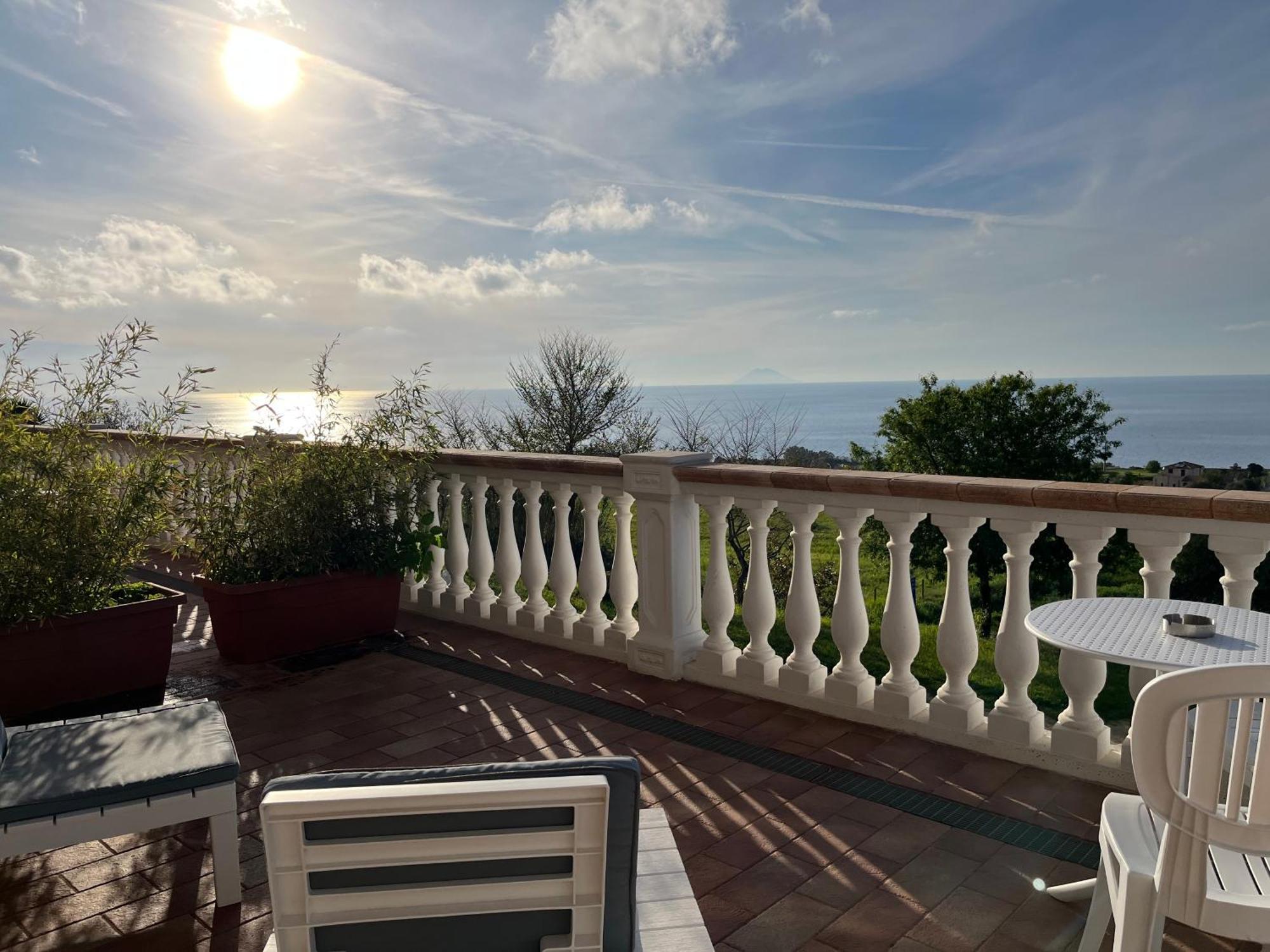 Hotel Residenza Domus Aurea Tropea- Vista Mare à Santa Domenica  Extérieur photo