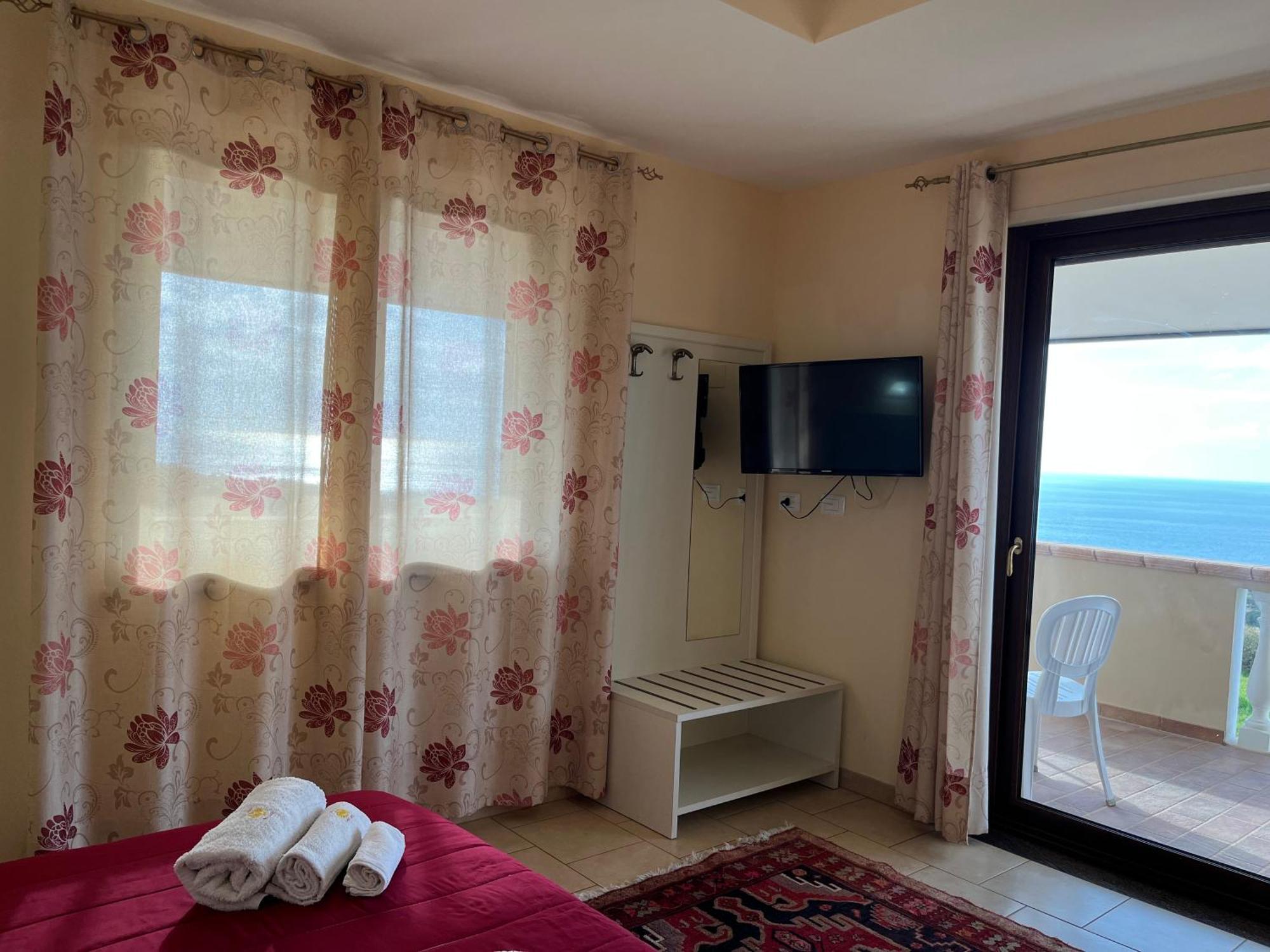 Hotel Residenza Domus Aurea Tropea- Vista Mare à Santa Domenica  Extérieur photo