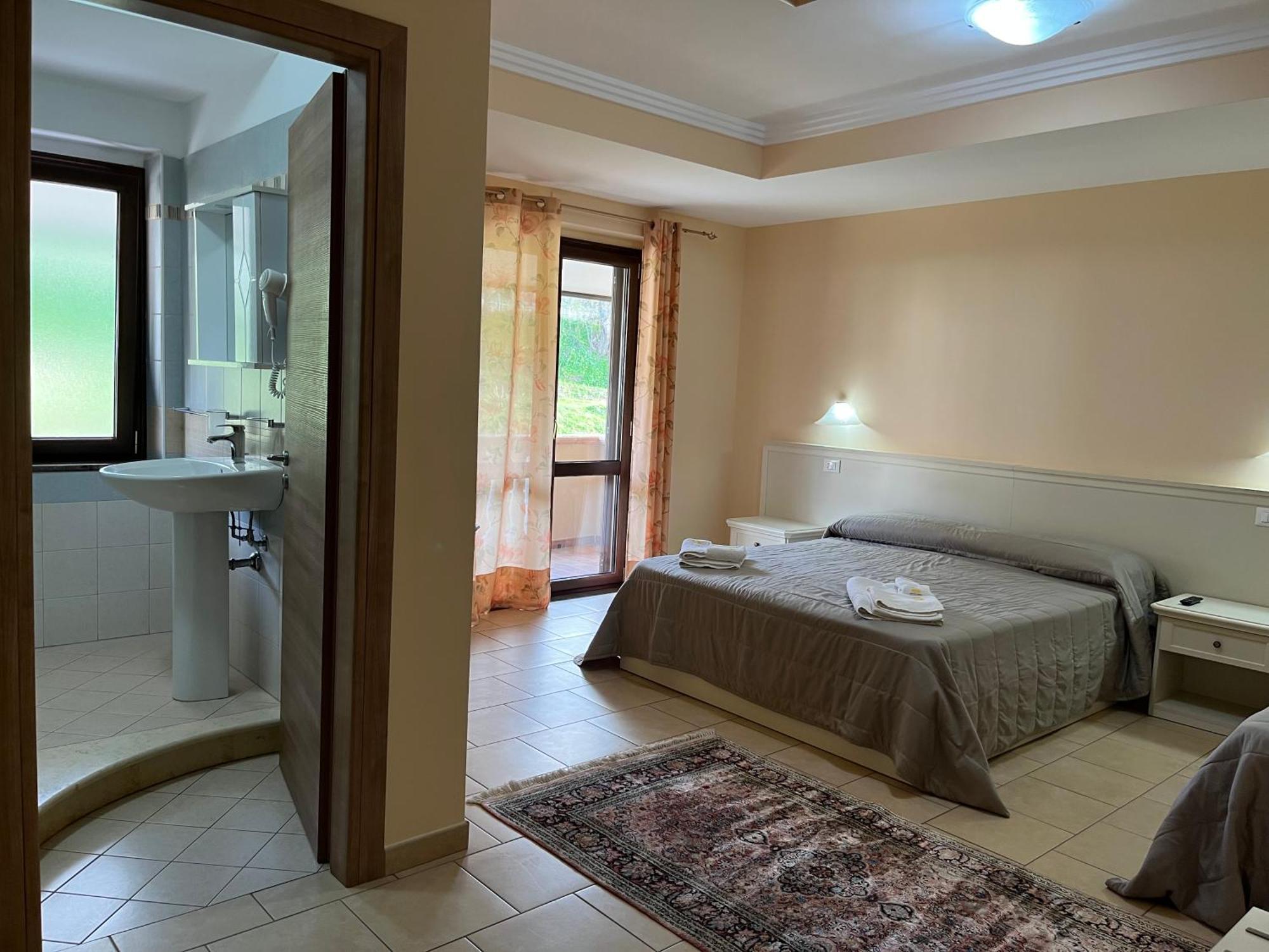 Hotel Residenza Domus Aurea Tropea- Vista Mare à Santa Domenica  Extérieur photo