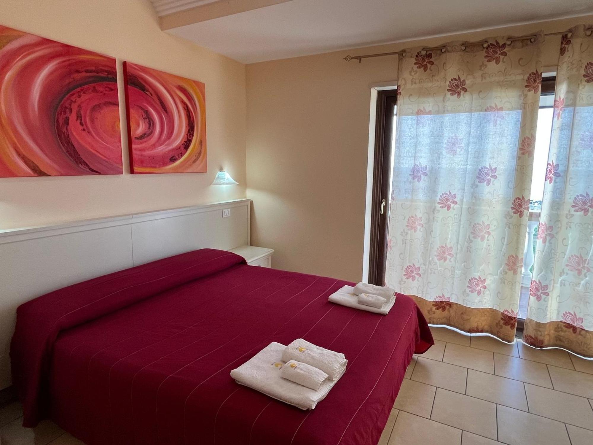 Hotel Residenza Domus Aurea Tropea- Vista Mare à Santa Domenica  Extérieur photo