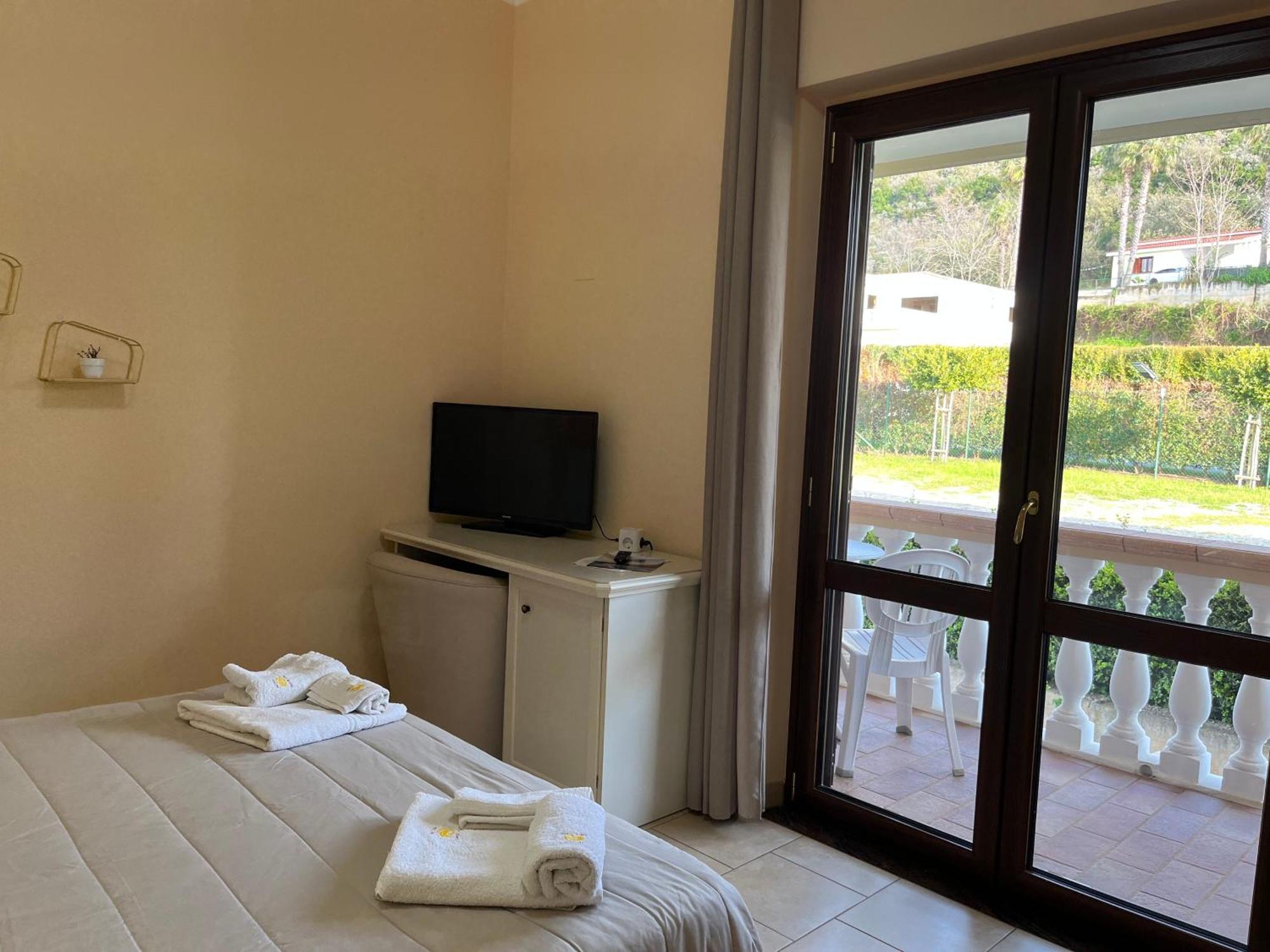 Hotel Residenza Domus Aurea Tropea- Vista Mare à Santa Domenica  Extérieur photo