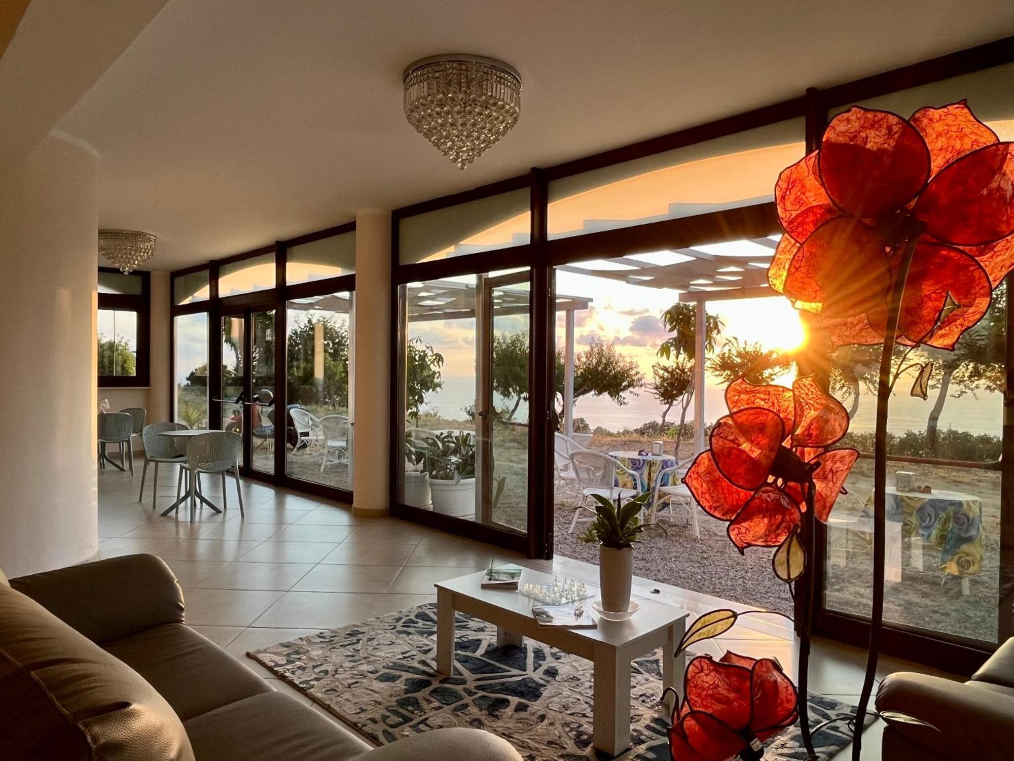 Hotel Residenza Domus Aurea Tropea- Vista Mare à Santa Domenica  Extérieur photo