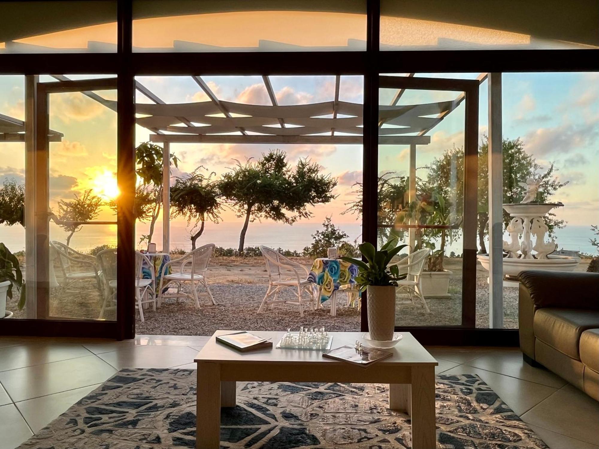 Hotel Residenza Domus Aurea Tropea- Vista Mare à Santa Domenica  Extérieur photo